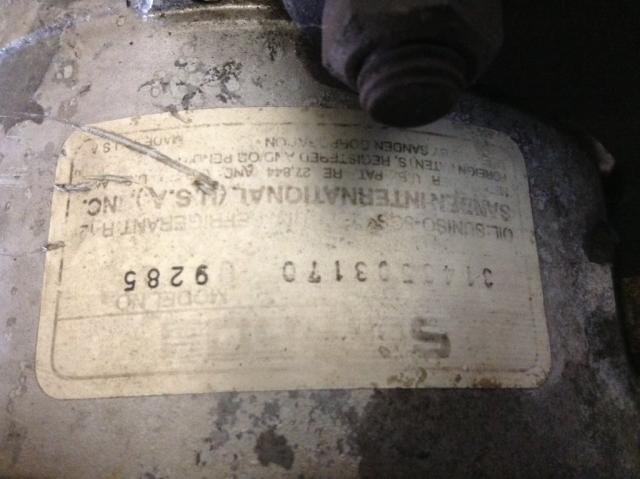 9285 | Ford LN9000 Air Conditioner Compressor for Sale