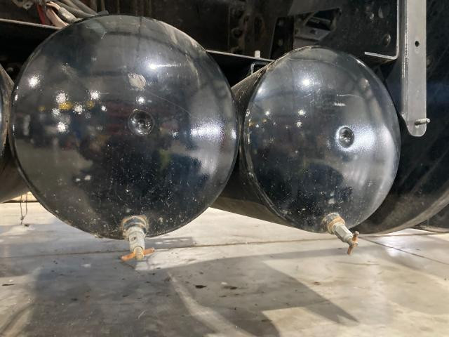 2020 Volvo VNL 26.5-inch Air Tank | 10-inch Diameter | 7 Ports