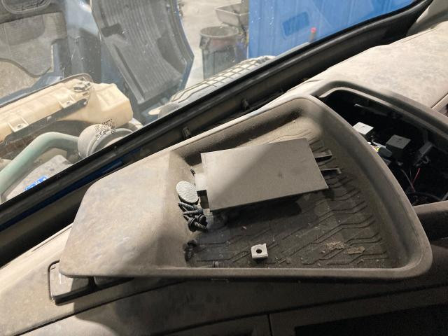 Volvo VNL Dash Panel: Fuse Cover