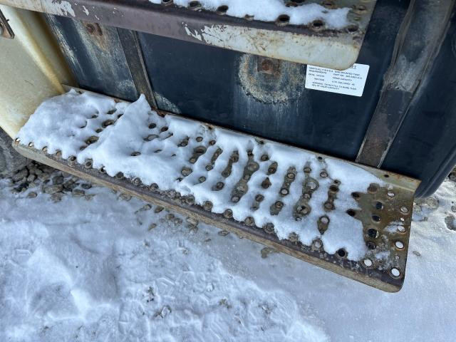 2002 Freightliner FL70 37-inch Step