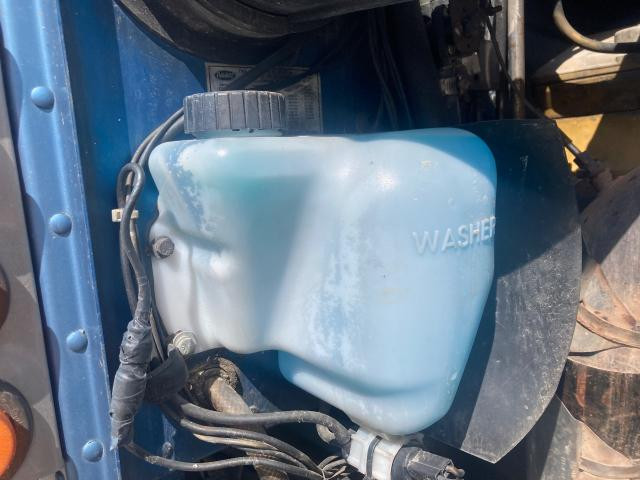 1993 Peterbilt 379 Windshield Washer Reservoir