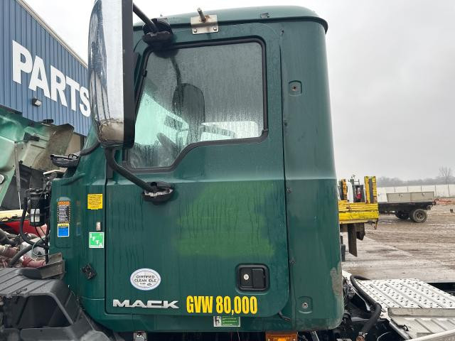 2016 Mack CXU Left Door