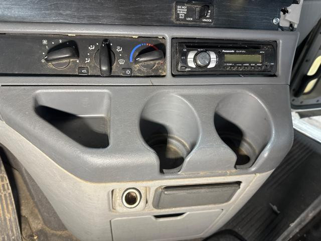 Freightliner COLUMBIA 120 Dash Panel: Cup Holder