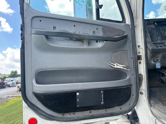2003 Freightliner COLUMBIA 120 White Left Door, Interior Panel