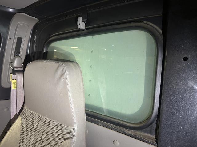 1998 Ford L8501 Right Back Glass