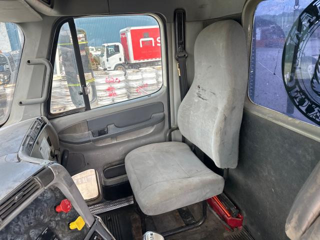 2003 Freightliner COLUMBIA 120 Seat, Non-Suspension
