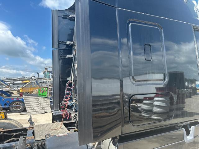 Freightliner CASCADIA Black Right Lower Fairing/Cab Extender