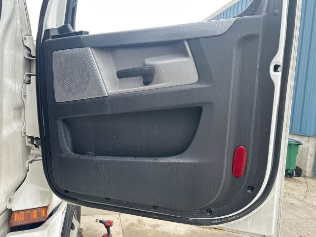 2021 Freightliner CASCADIA Grey Right Door, Interior Panel