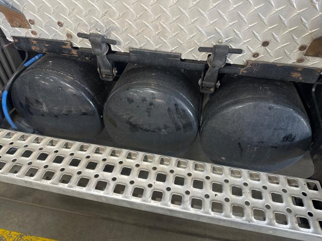 2014 Volvo VNL 25-inch Air Tank | 10-inch Diameter | 20 Ports