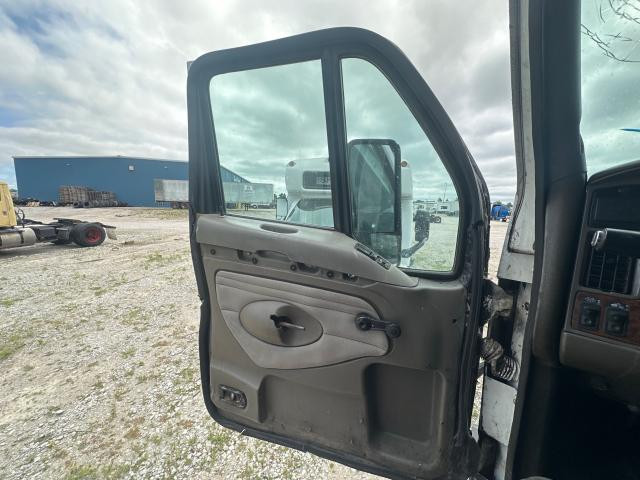 2000 Kenworth T2000 Left Door
