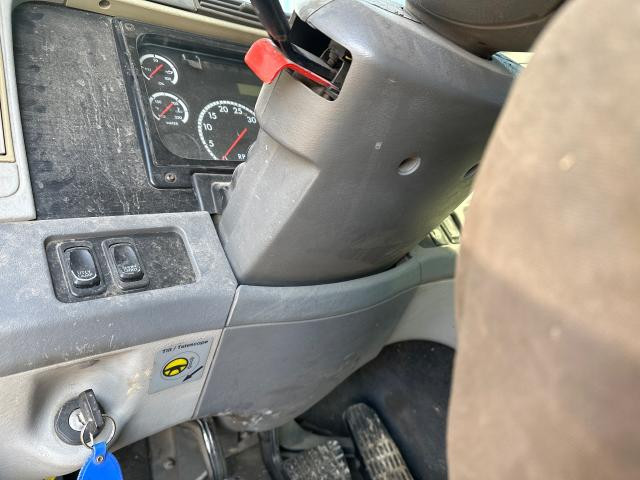 Freightliner COLUMBIA 112 Dash Panel: Column Cover