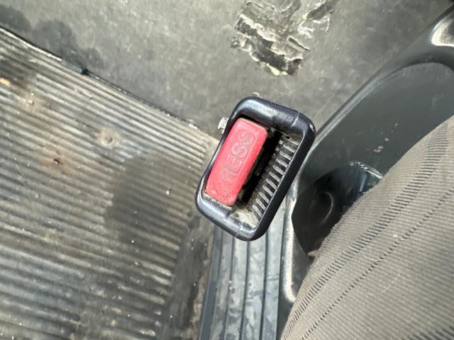 2003 Freightliner COLUMBIA 120 Left Seat Belt Latch