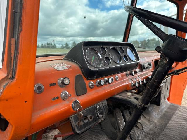 1981 Ford C8000 Dash Assembly