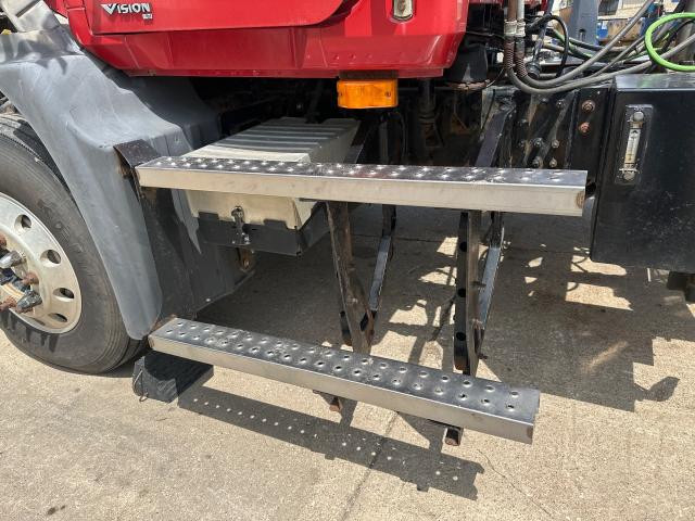 2006 Mack CXN 42-inch Step