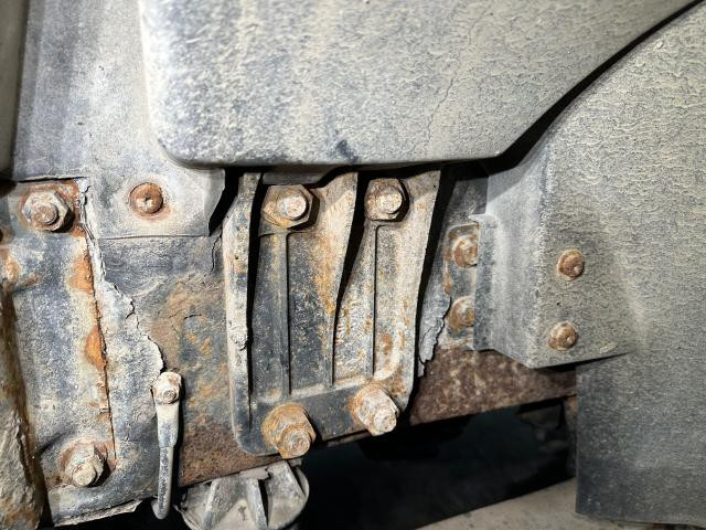 1999 Volvo VNL Left Cab Suspension