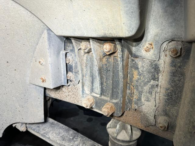 1999 Volvo VNL Right Cab Suspension