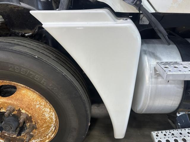 2009 Freightliner COLUMBIA 120 Left White Extension Fiberglass Fender Extension (Hood): Does Not Include Bracket Or Inner Fender