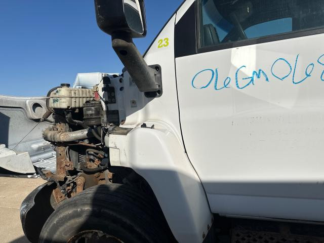 2006 Gmc C7500 Left White Extension Fender Extension (Hood)