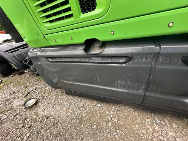 2016 International PROSTAR Right Black Chassis Fairing | Length: 61  | Wheelbase: 230