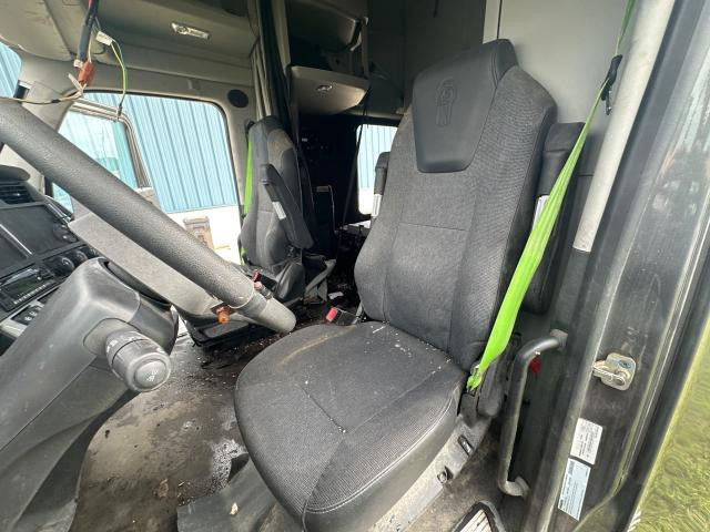 2024 Kenworth T680 Left Seat, Air Ride