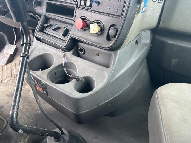 International PROSTAR Dash Panel: Cup Holder