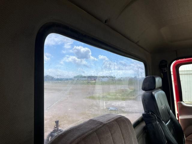 2006 Mack CXN Back Glass