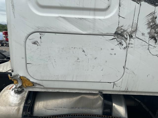 2021 Freightliner CASCADIA Right Sleeper Door