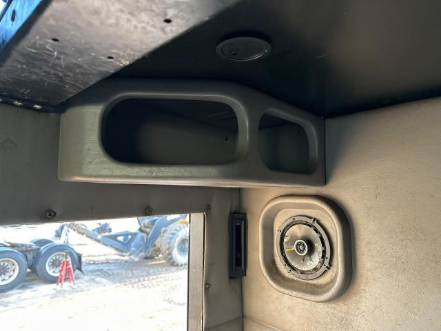 1997 Ford L9522 Right Cabinets