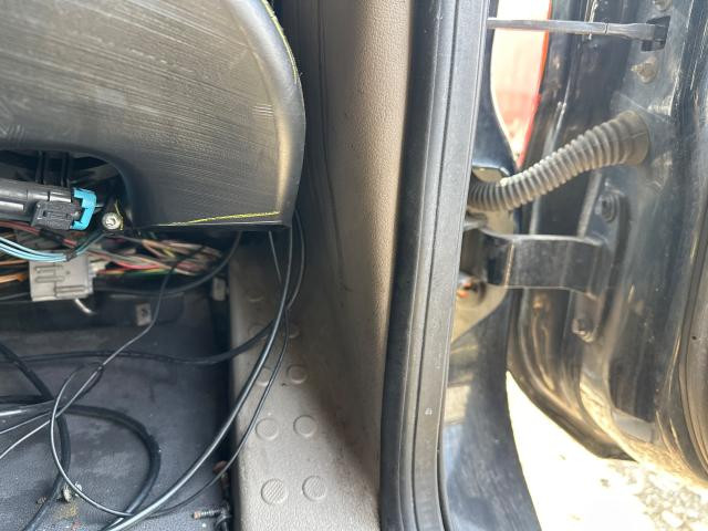 2017 Freightliner CASCADIA Right Interior Trim Panel