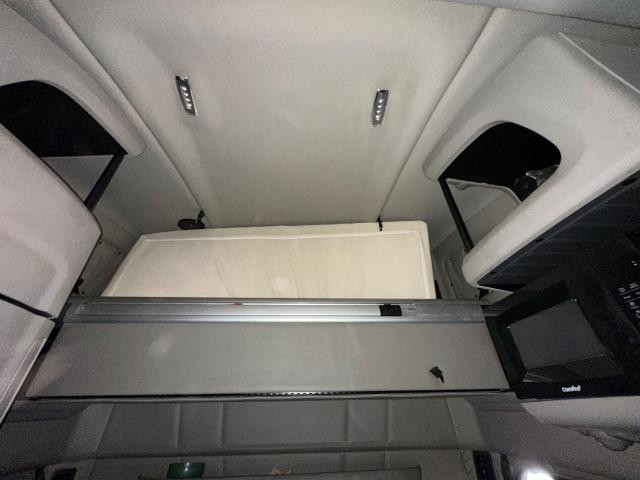 2020 Peterbilt 579 Bunk