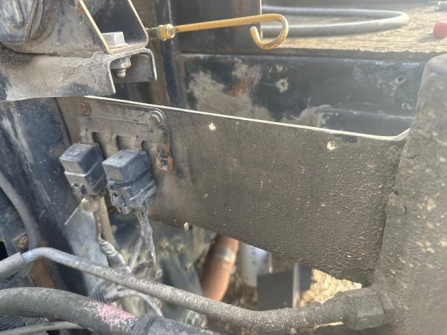 1999 Gmc T6500 Left Steering Reservoir Bracket