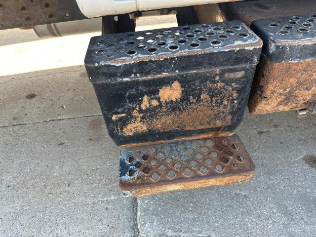 2006 Gmc C7500 26-inch Step