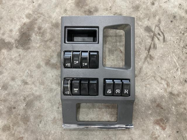 Peterbilt 579 Dash Panel: Switch