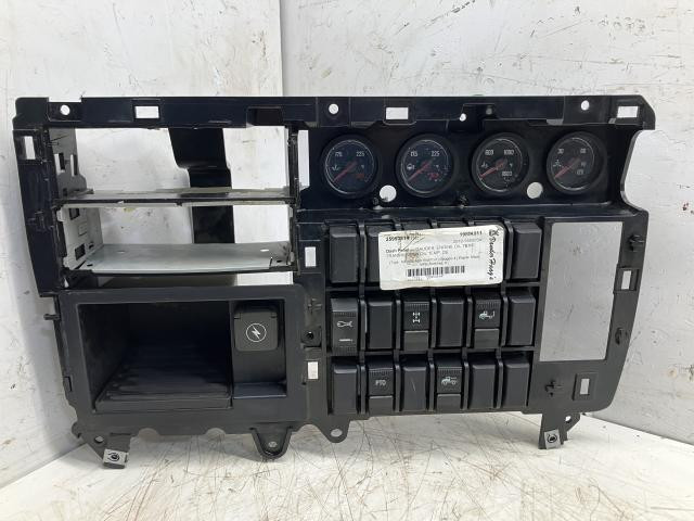 Mack AN (ANTHEM) Dash Panel: Gauge And Switch