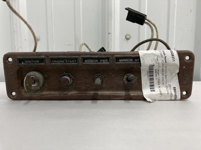 Freightliner FLD120 Dash Panel: Ignition