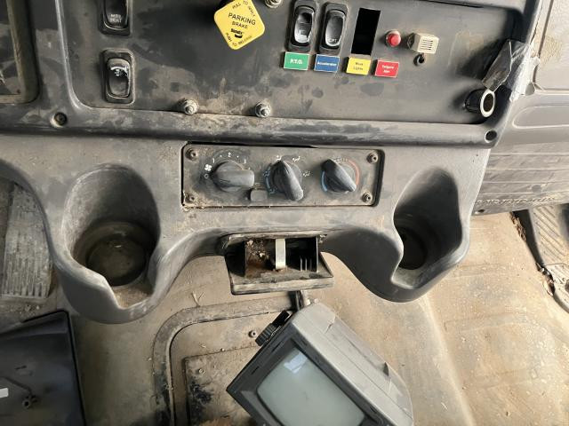 Freightliner M2 106 Dash Panel: Cup Holder
