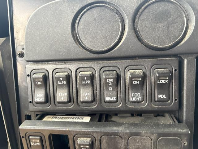 International PROSTAR Dash Panel: Switch