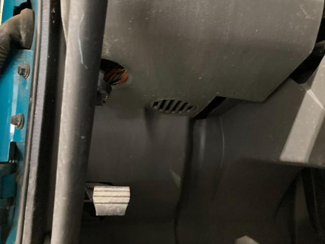 Volvo VNL Dash Panel: Kick