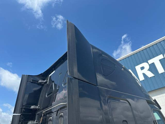 Freightliner CASCADIA Black Upper Fairing/Cab Extender