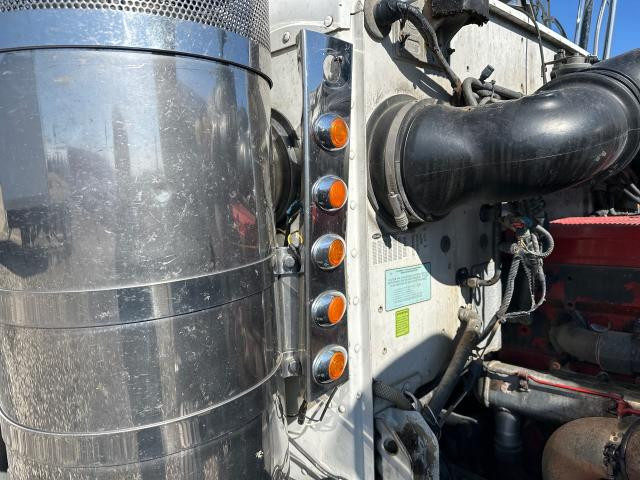 2009 Peterbilt 388 White Right Cab Cowl: Rh Side Cab Cowl, Does Not Include Air Cleaner Or Any Other Components