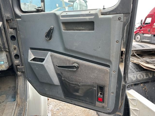 1994 International 4900 White Right Door, Interior Panel