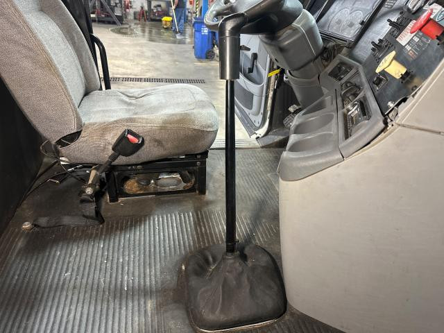 2009 Fuller FRO15210C Shift Lever