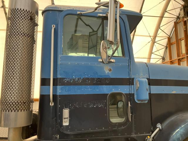 1990 International 9300 Right Door