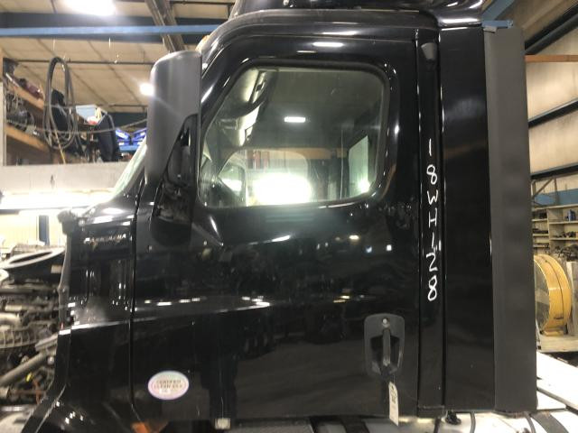 2018 Freightliner CASCADIA Left Door