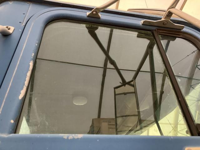 1990 International 9300 Right Door Glass