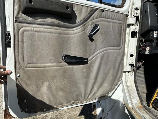 2002 International 4700 Grey Left Door, Interior Panel