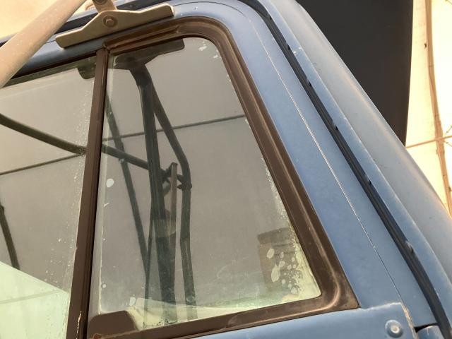 1990 International 9300 Right Door Vent Glass