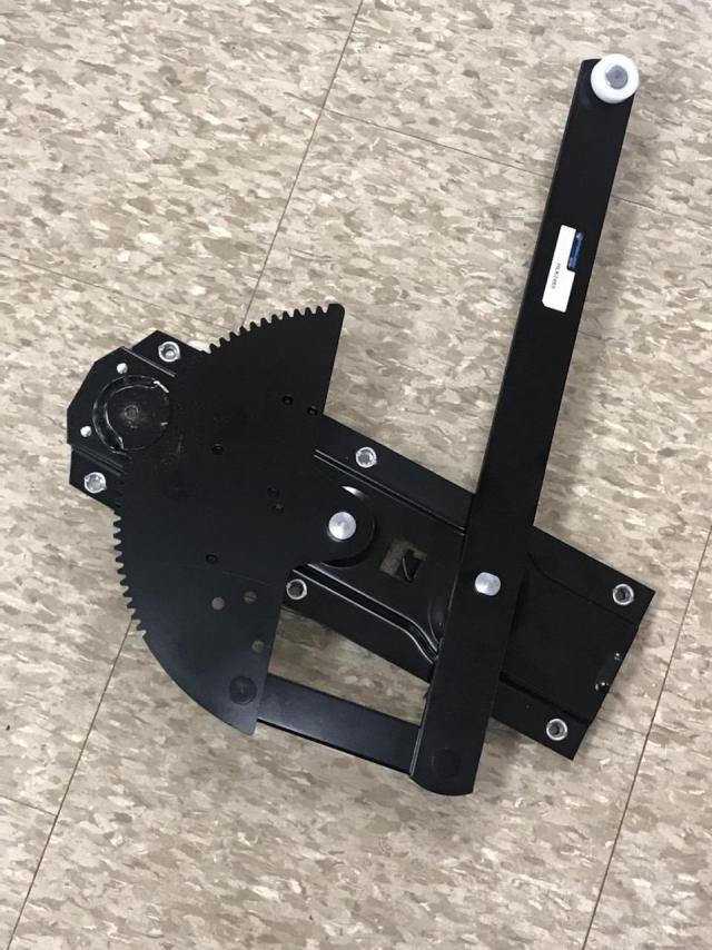 thumbnail image 2 of Front Right Passenger Power Window Regulator With Motor For Kenworth Trucks 2006-2020 2 of 6