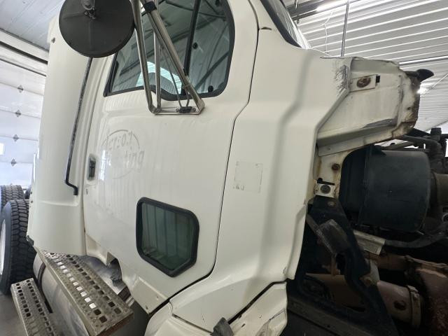 1998 Ford A9522 White Right Cab Cowl: Wear At The Top Edge