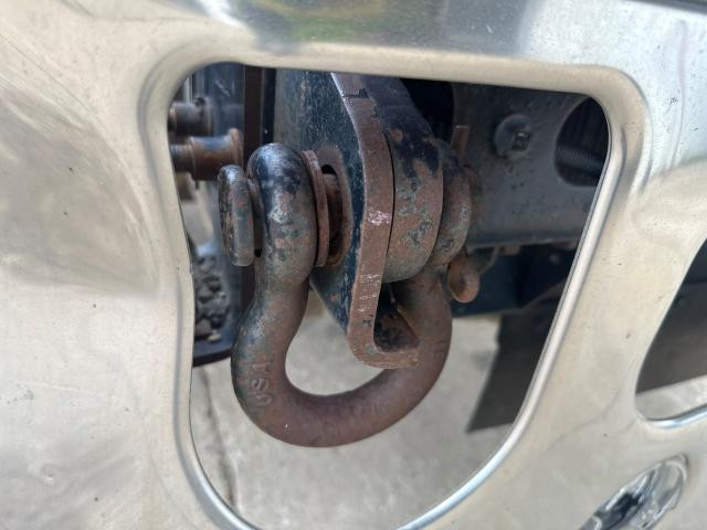 2006 Mack CXN Both Tow Hook